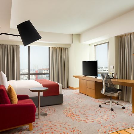 Holiday Inn & Suites Jakarta Gajah Mada By Ihg Екстериор снимка