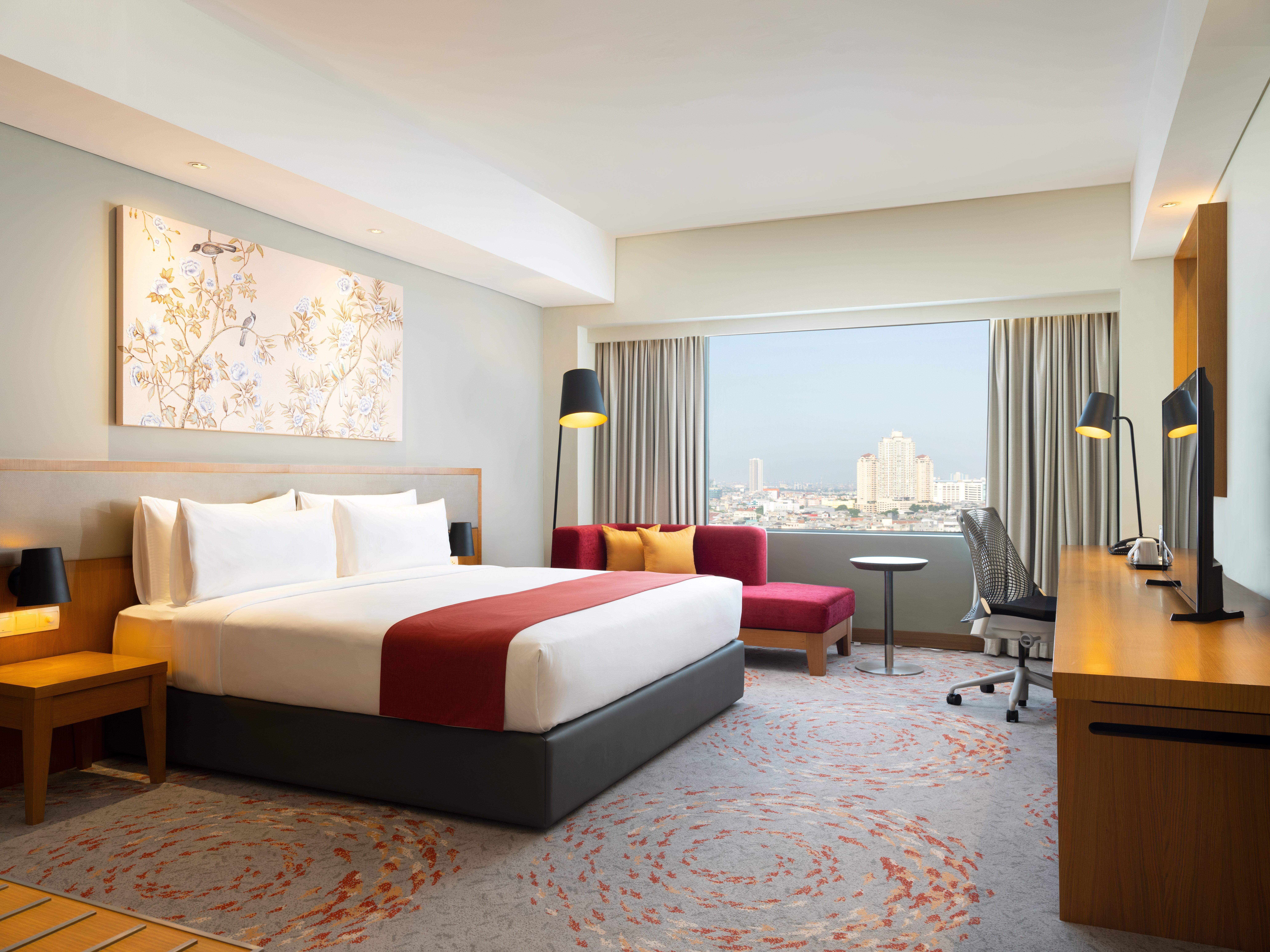 Holiday Inn & Suites Jakarta Gajah Mada By Ihg Екстериор снимка