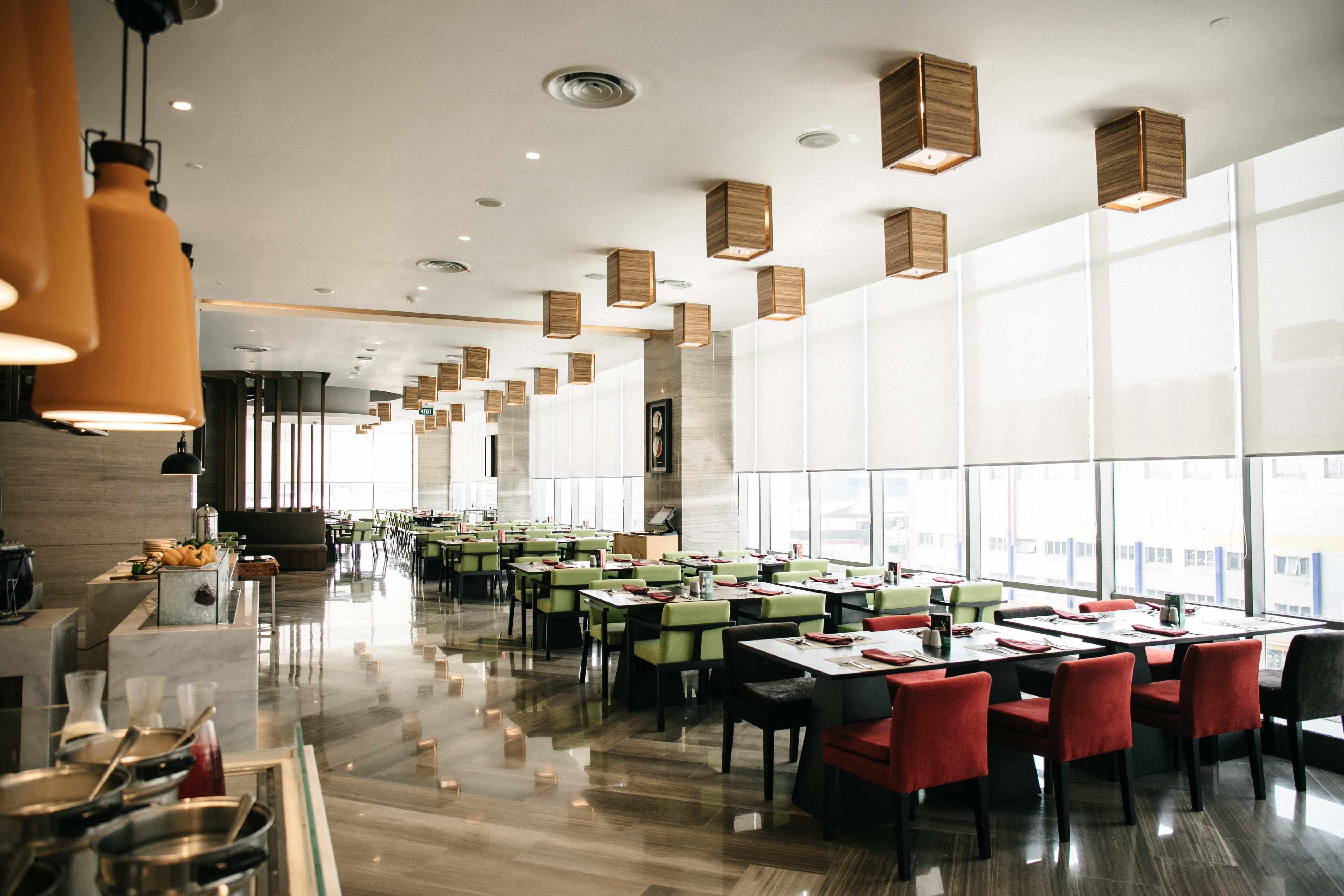 Holiday Inn & Suites Jakarta Gajah Mada By Ihg Екстериор снимка