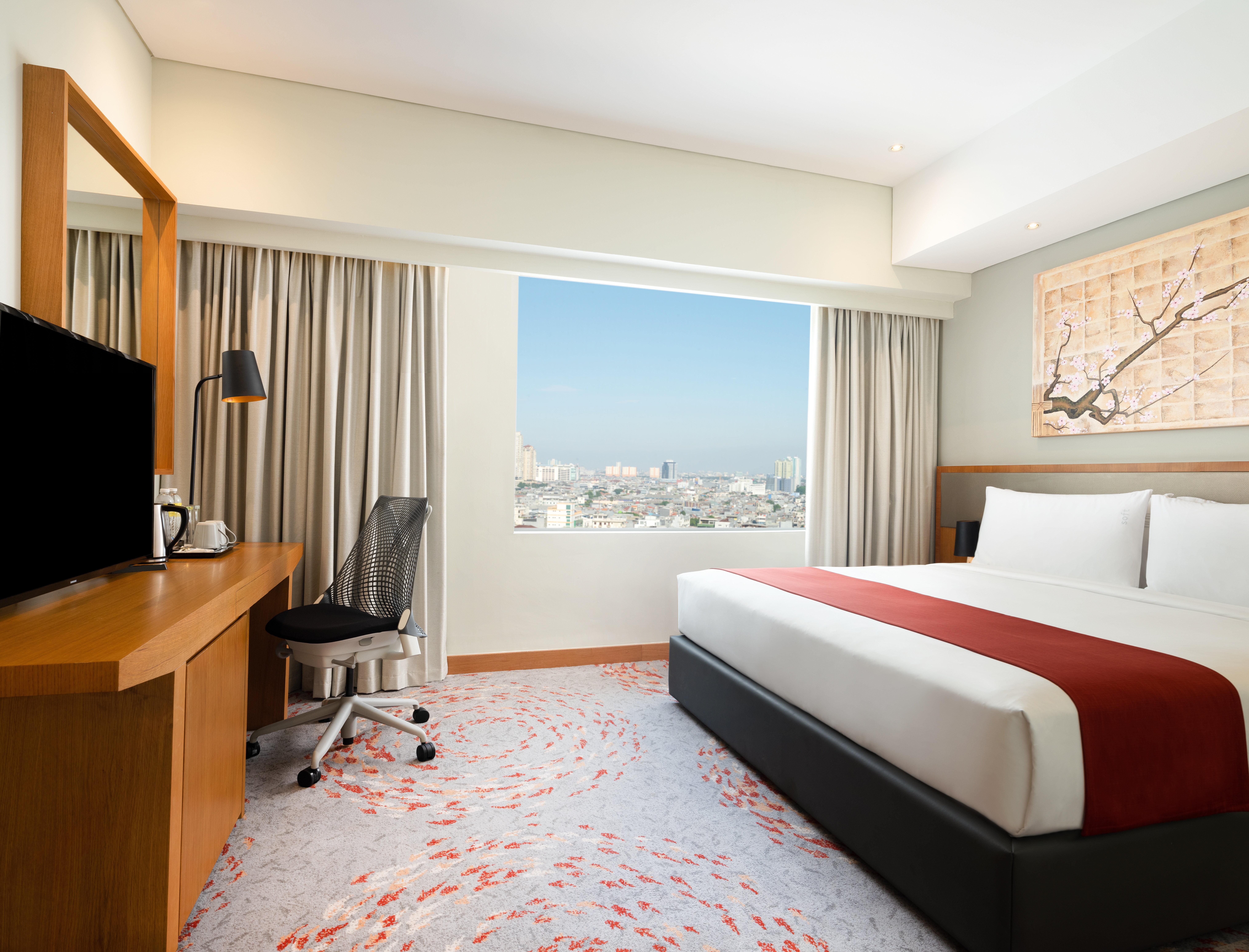 Holiday Inn & Suites Jakarta Gajah Mada By Ihg Екстериор снимка