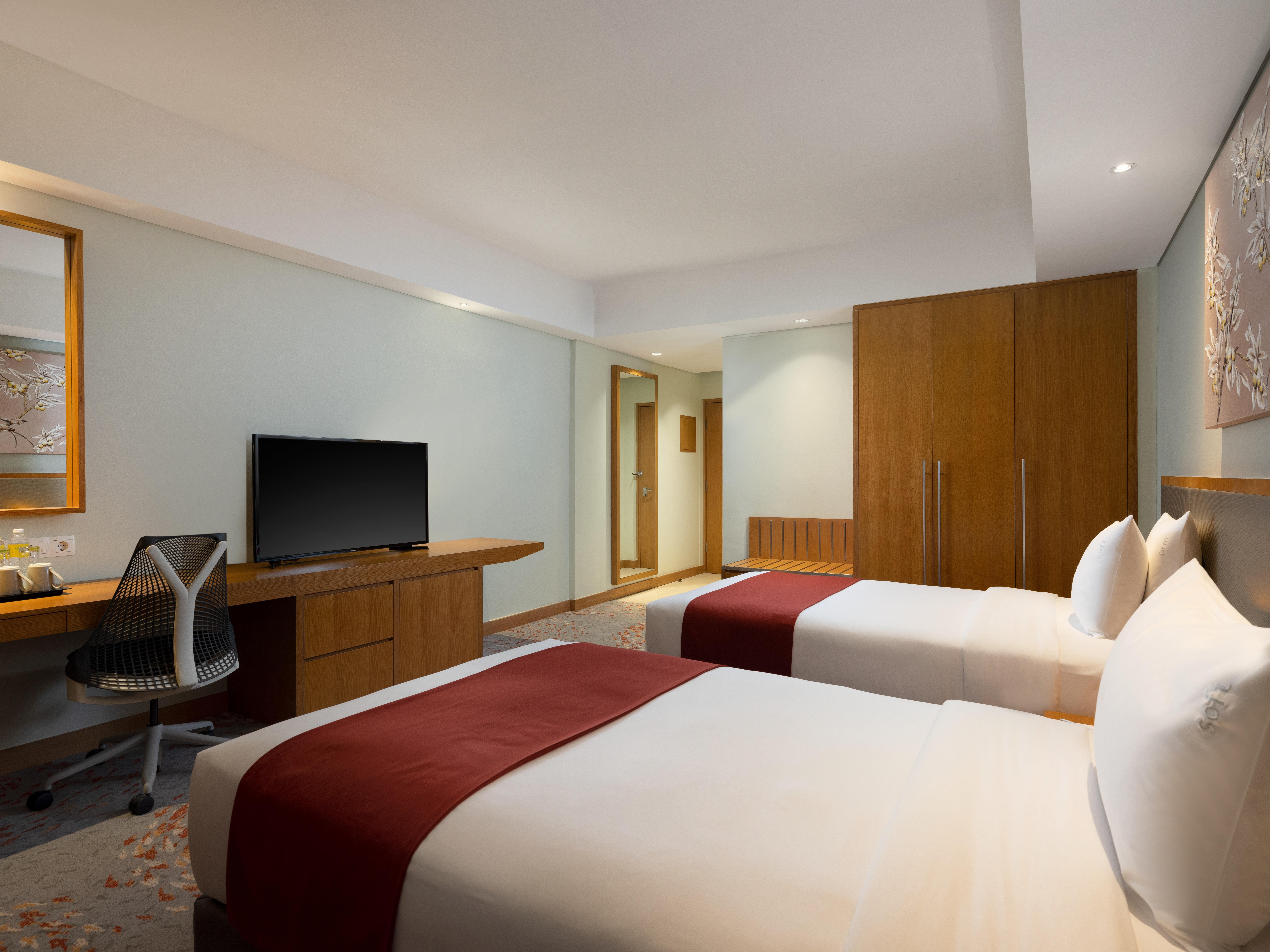 Holiday Inn & Suites Jakarta Gajah Mada By Ihg Екстериор снимка